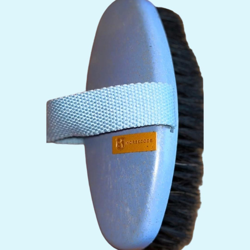 Horsecode Putzbox mit Inhalt nature light blue aus natürlichen Materialien