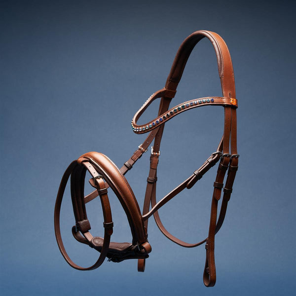 Horsecode Trense Caramel & Ocean Warmblut, Trensenzaum WB cognac farben,hellbraun mit Strass Steinen, braune Lederzügel